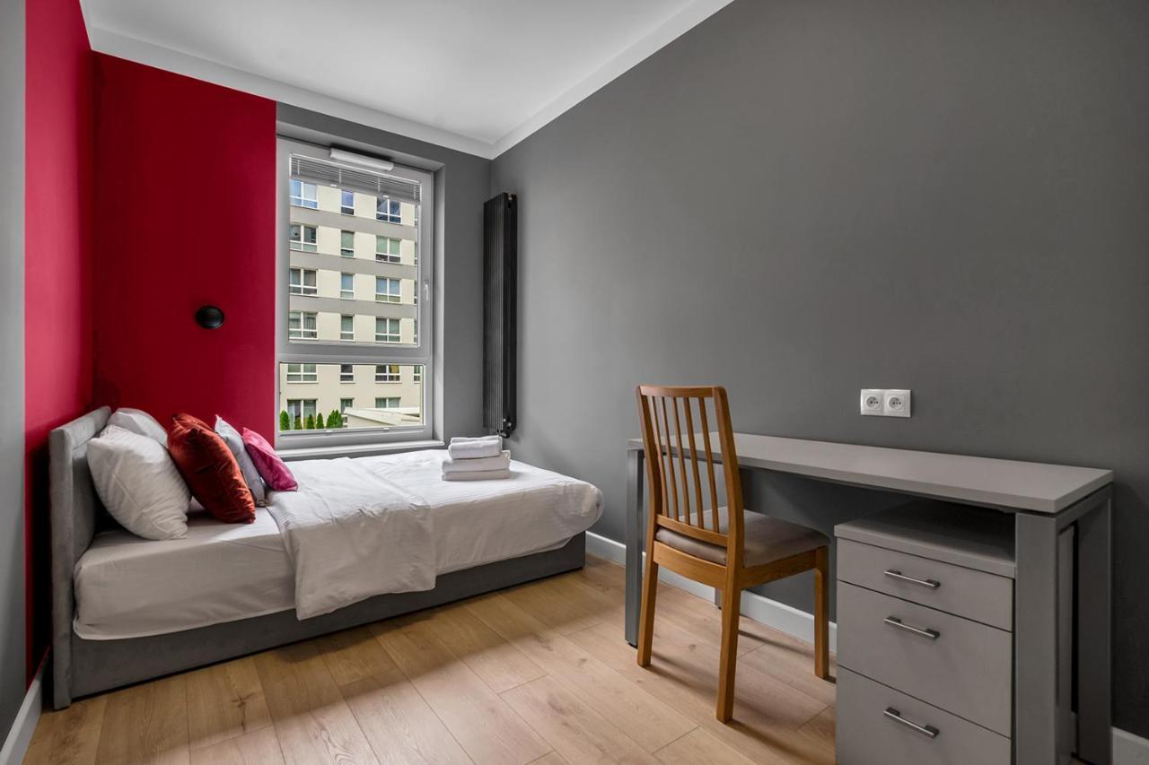Lotnisko Chopina Modern Apartment Warsaw Exterior photo