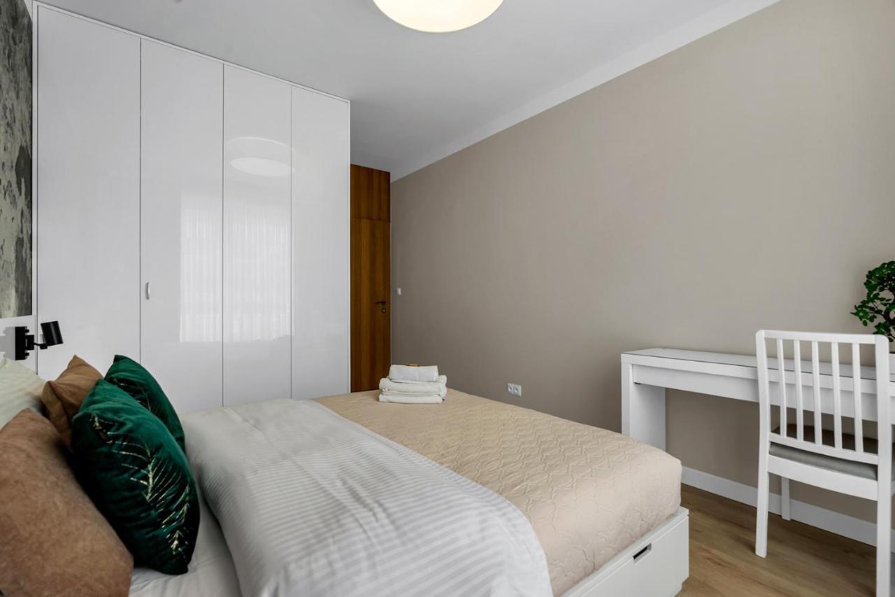 Lotnisko Chopina Modern Apartment Warsaw Exterior photo